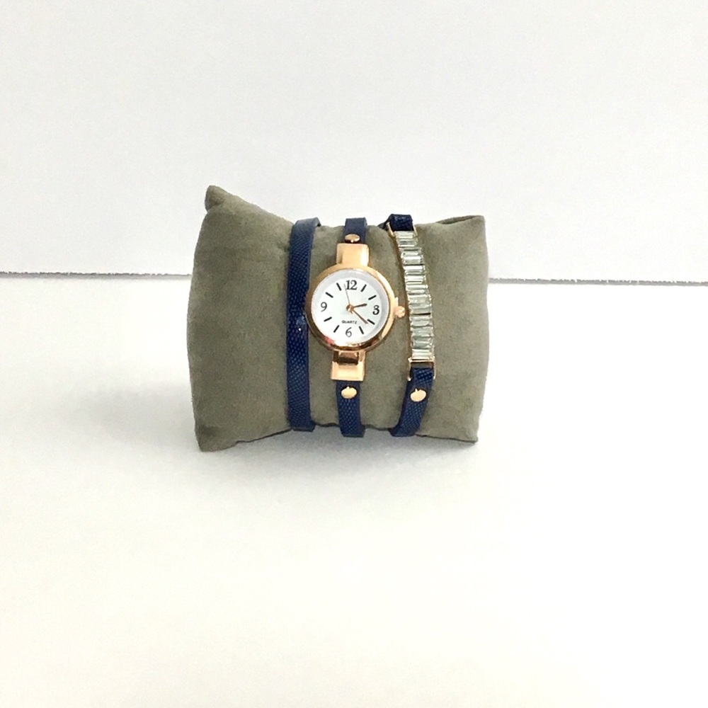 Metal/Rhinestone/Faux Leather Quart Dial .